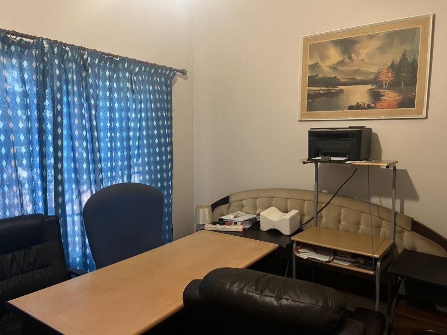4 Bedroom Property for Sale in Geelhoutpark North West